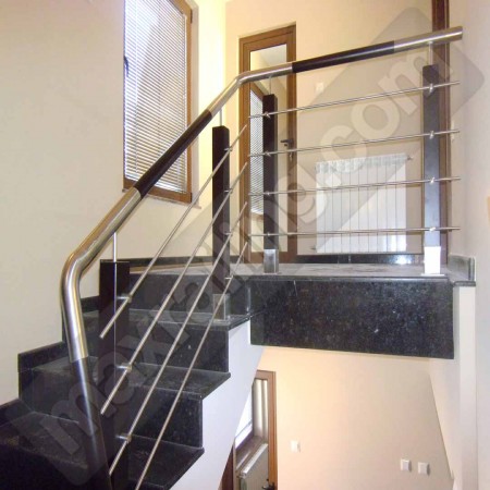 Къща Горубляне Дърво и инокс